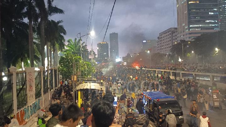 Topeng Demokrasi Wajah Totaliter